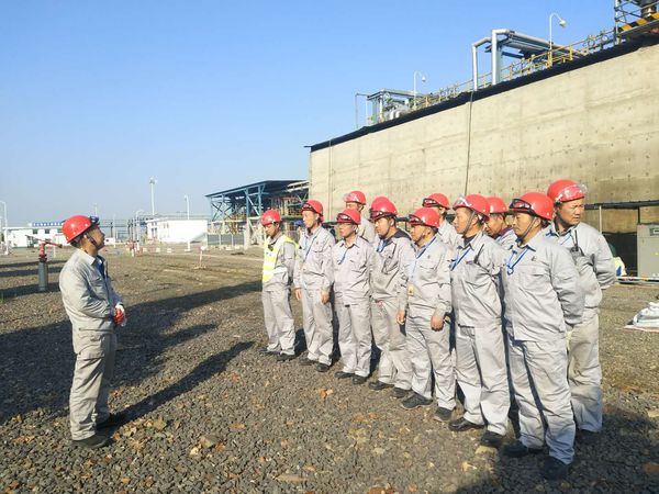 專門(mén)對(duì)施工人員進(jìn)行現(xiàn)場(chǎng)培訓(xùn)和注意安全事項(xiàng)